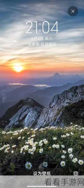 水帘白瀑如饥似渴一丛金黄：水帘瀑布如饥似渴，金黄秋叶映山川美景