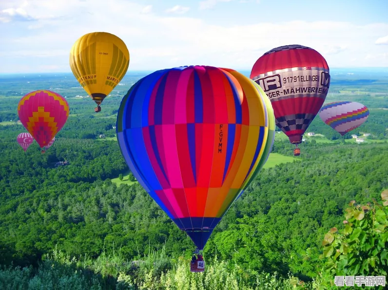 踩气球大赛来袭！Balloon Race欢乐跑酷游戏下载指南