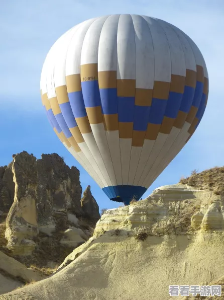 踩气球大赛来袭！Balloon Race欢乐跑酷游戏下载指南