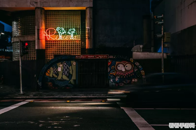 天火大道起源震撼上线，创新模拟经营手游，打造你的未来都市传奇