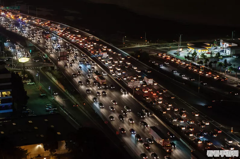 赛博朋克赛车，体验未来都市的极速狂飙